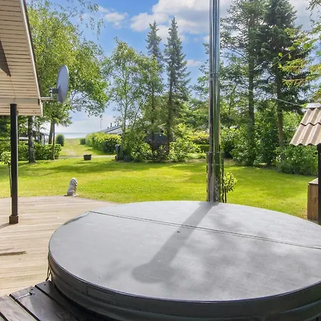 6 Person In Thyholm-by Traum