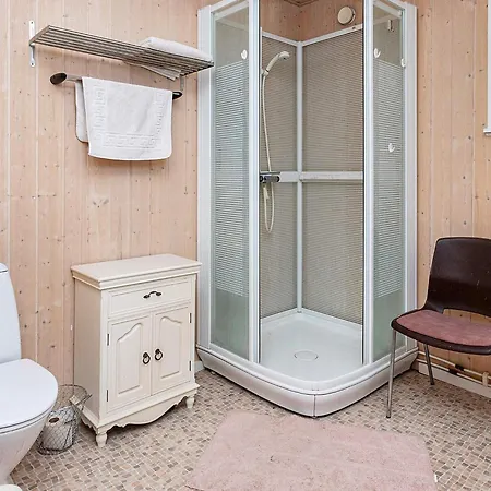 6 Person In Thyholm-by Traum