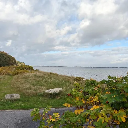 6 Person In Thyholm-by Traum * Thyholm