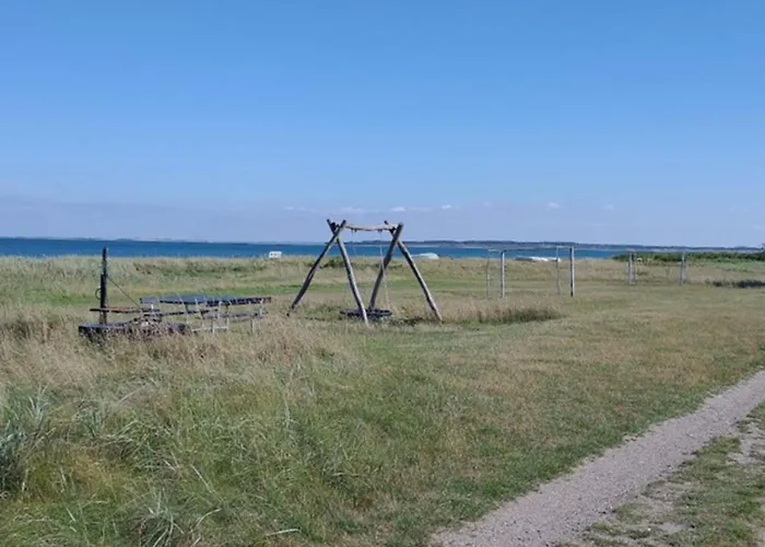 6 Person In Thyholm-by Traum