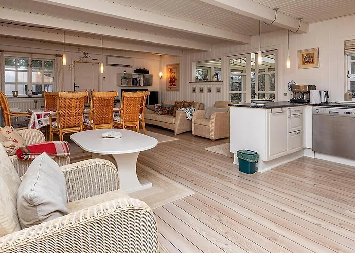 6 Person In Thyholm-by Traum * Thyholm